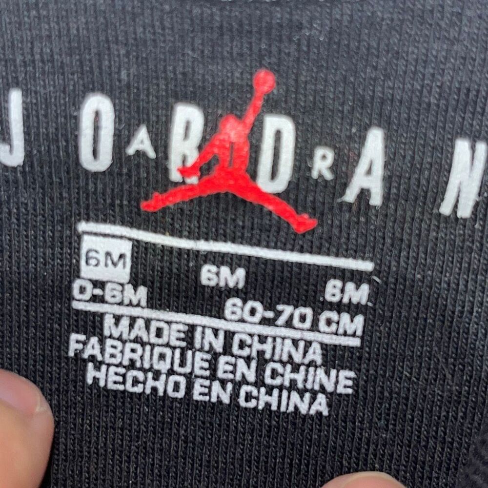 Jordan Baby Black Red Number 23 Jumpman logo Bodysuit Beanie Set Size 6 Months - Picture 4 of 5